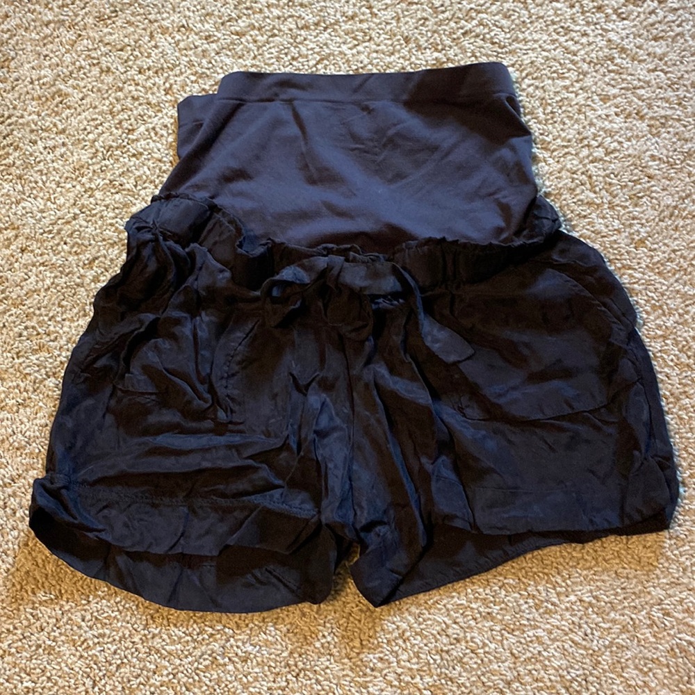 Black maternity shorts with from pockets